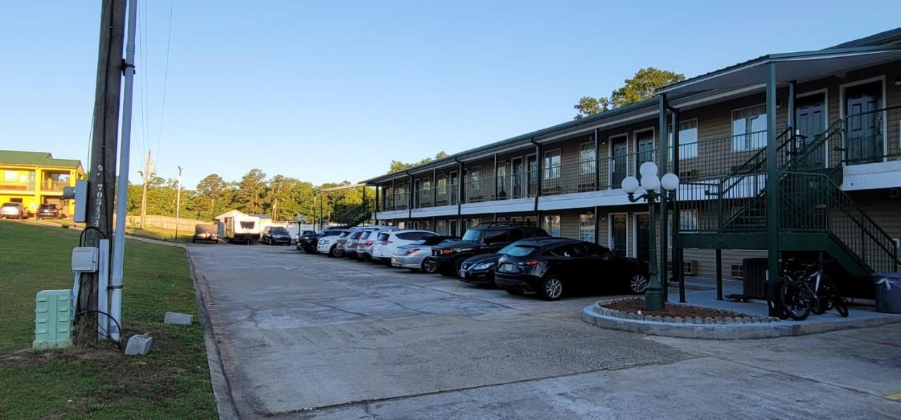 Garden Inn And Suites Near Callaway Gardens Pine Mountain Exterior photo