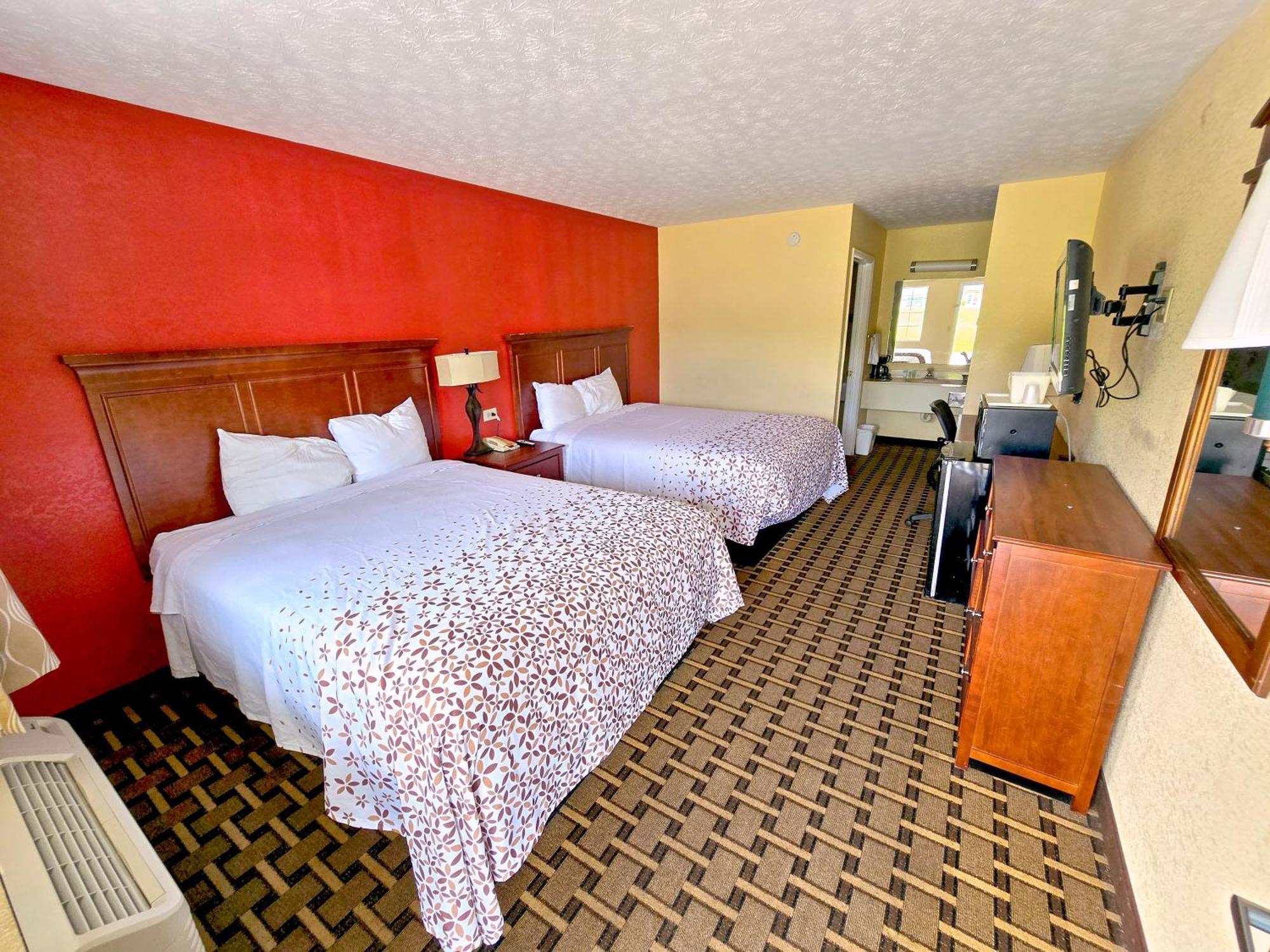 Garden Inn And Suites Near Callaway Gardens Pine Mountain Exterior photo